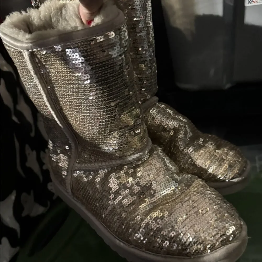 Sz 8 UGG classic short boot- gold sequin bling- EuC - Picture 8 of 15